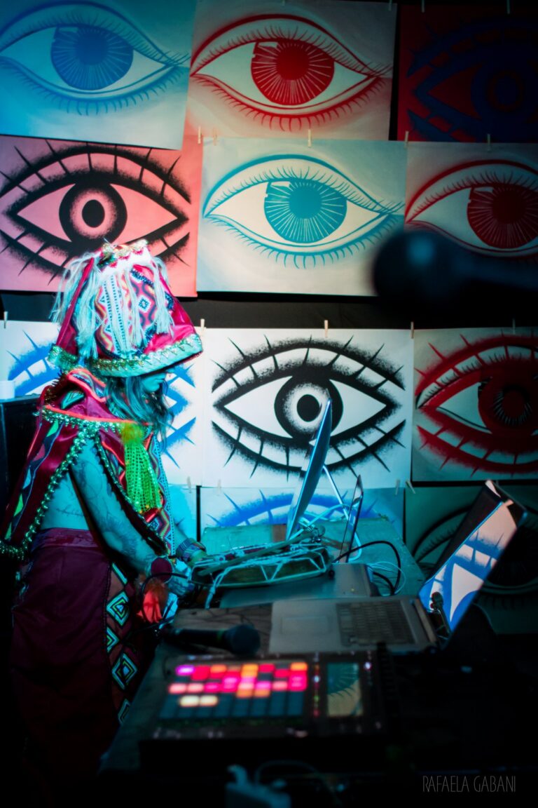 39242366_382110588988811_7619252299268882432_n